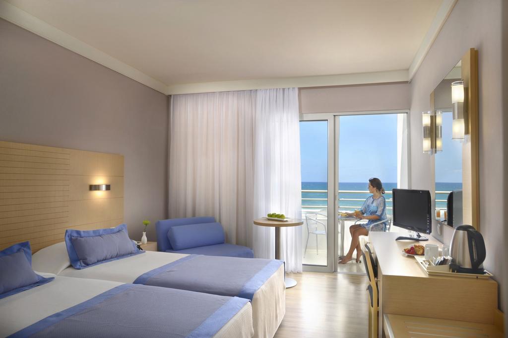 Chambre Double ou Lits Jumeaux - Vue sur Mer