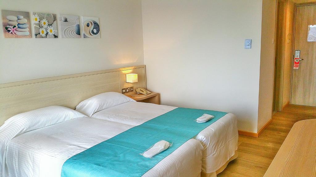 Chambre Double ou Lits Jumeaux - Vue sur Jardin